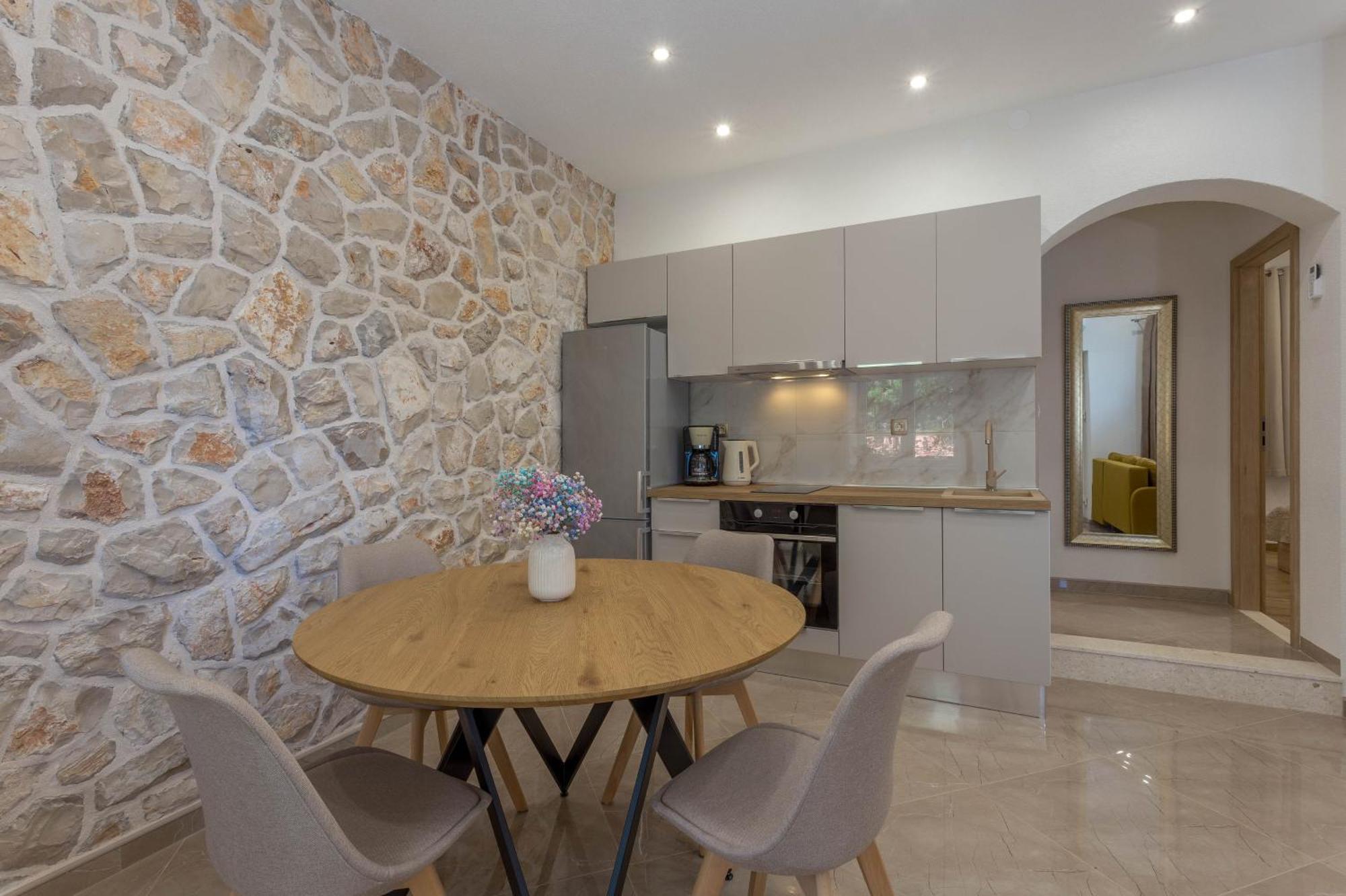 Apartment Zastupac 8761A Hvar Town Exterior photo