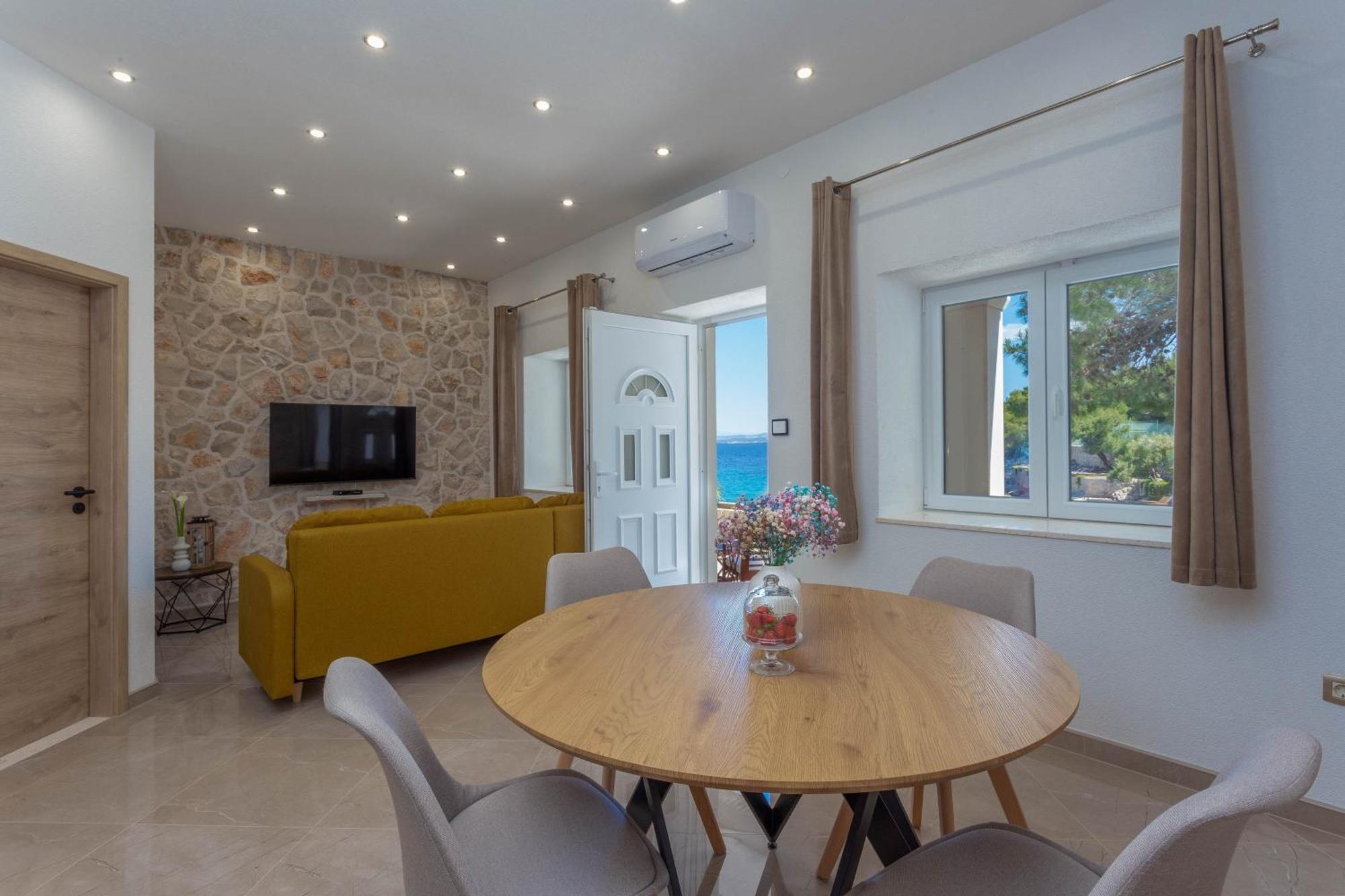 Apartment Zastupac 8761A Hvar Town Exterior photo