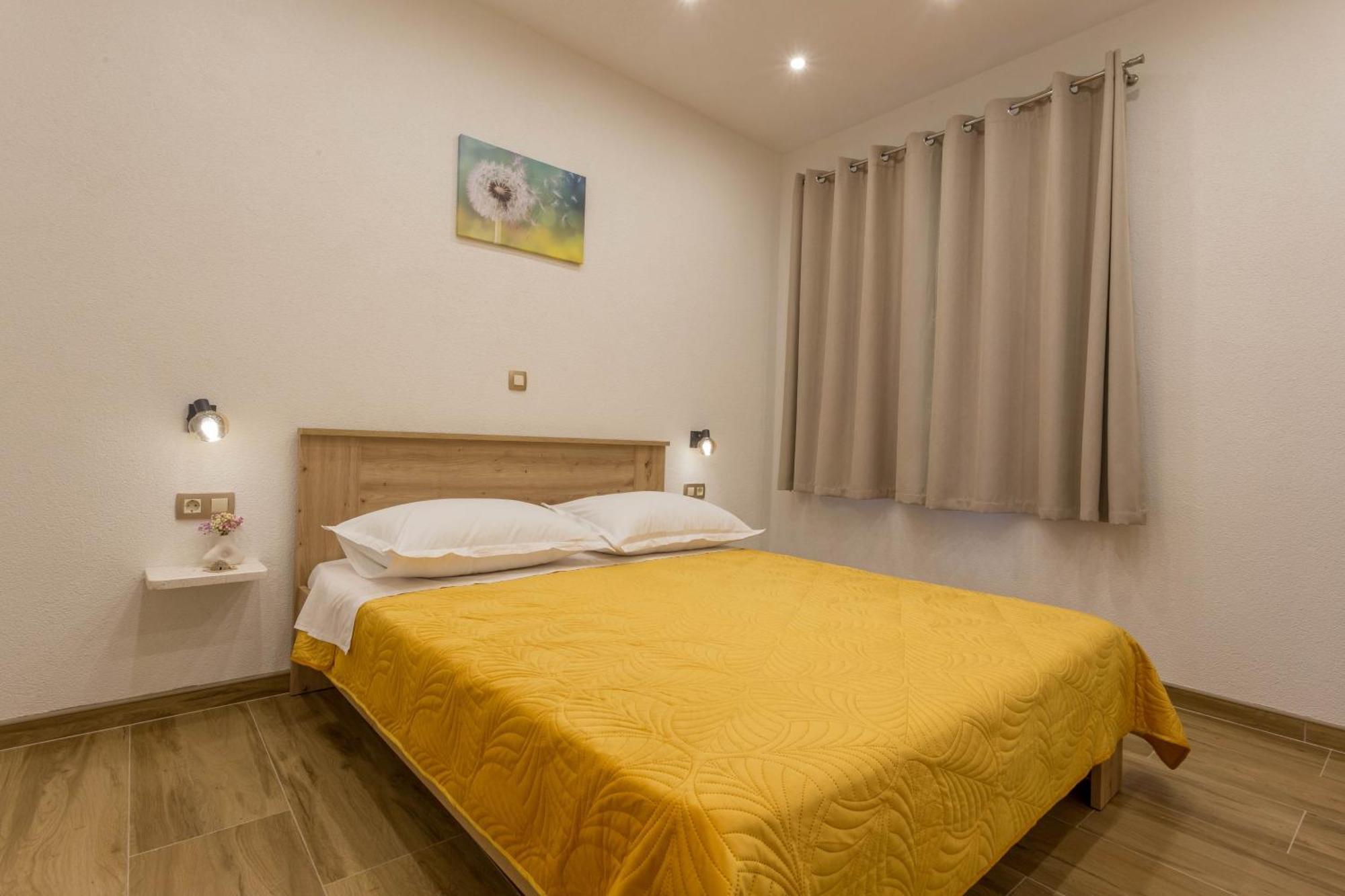 Apartment Zastupac 8761A Hvar Town Exterior photo