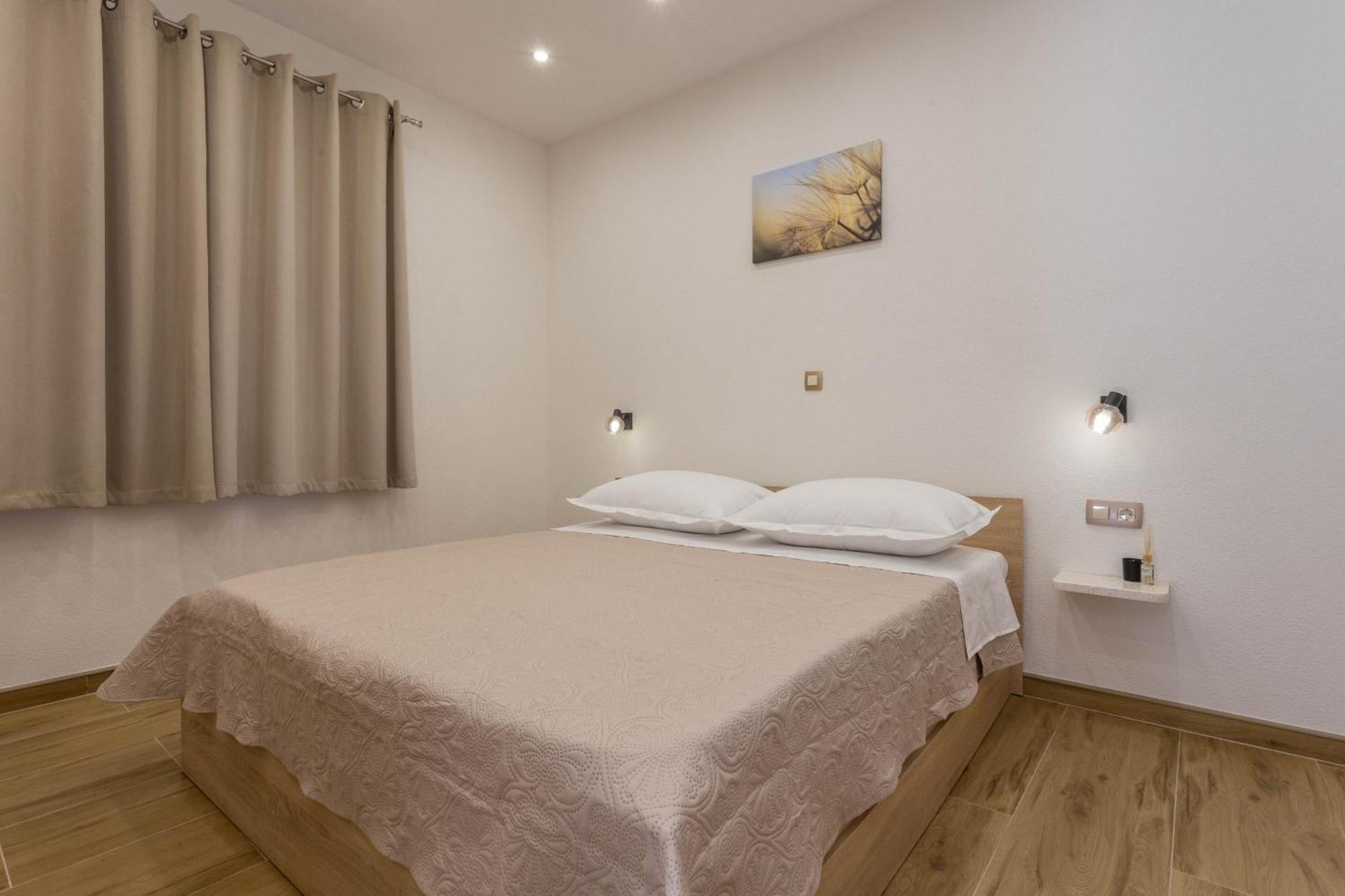 Apartment Zastupac 8761A Hvar Town Exterior photo